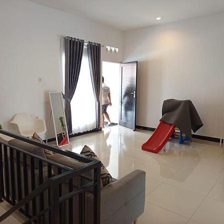 Villa Normandie Bandung Exterior foto